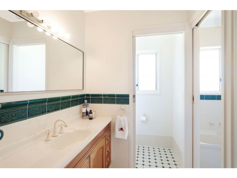 13 Northview Close, Bega NSW 2550