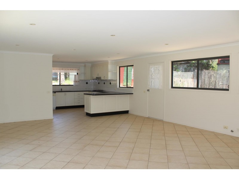 31 Strathmore Crescent, Kalaru NSW 2550