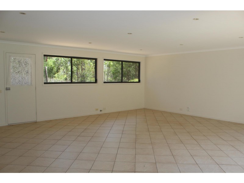 31 Strathmore Crescent, Kalaru NSW 2550