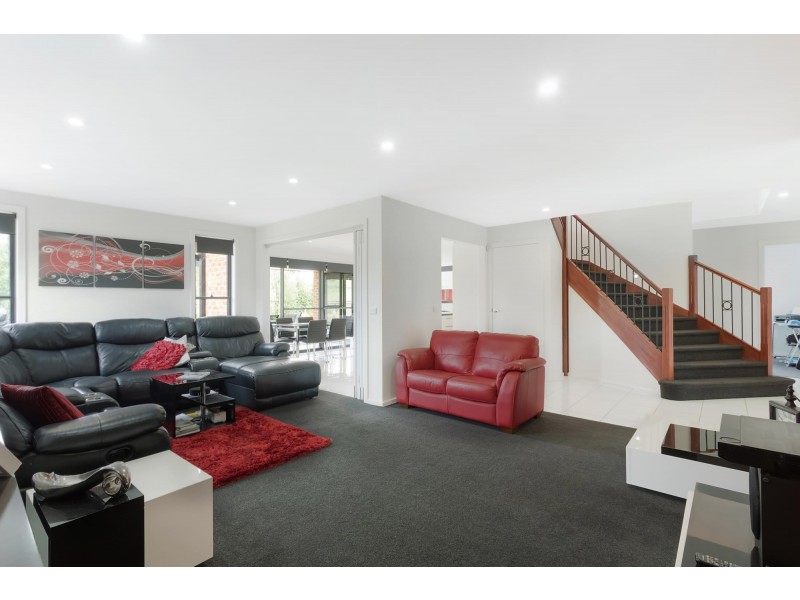 13 Glen Mia Drive, Bega NSW 2550