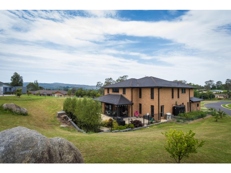 13 Glen Mia Drive, Bega NSW 2550