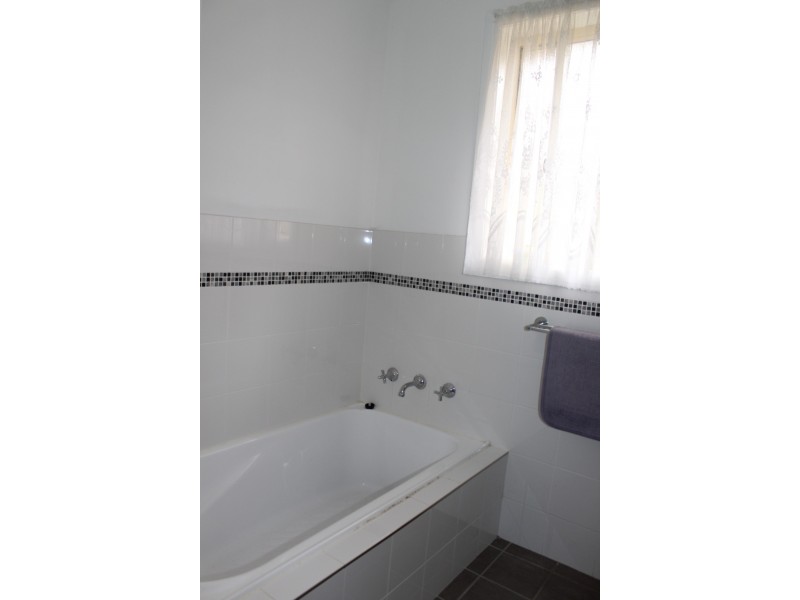 30 Barrack Street, Bega NSW 2550