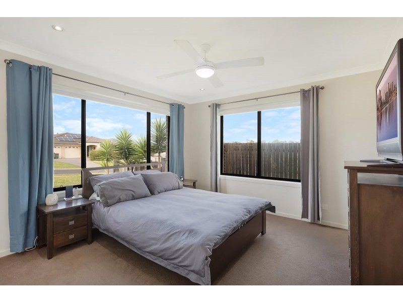 4 Koma Circuit, Bega NSW 2550