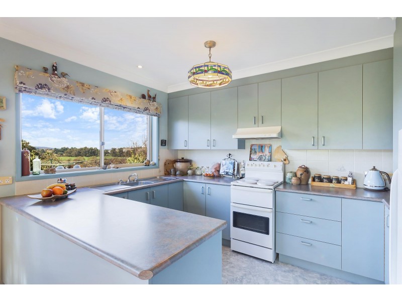 42 Anderson Drive, Bega NSW 2550