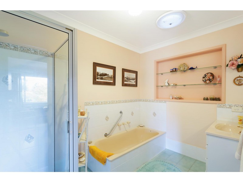 42 Anderson Drive, Bega NSW 2550