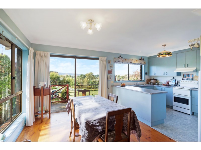 42 Anderson Drive, Bega NSW 2550