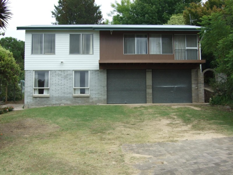 6 Cross Street, Bega NSW 2550