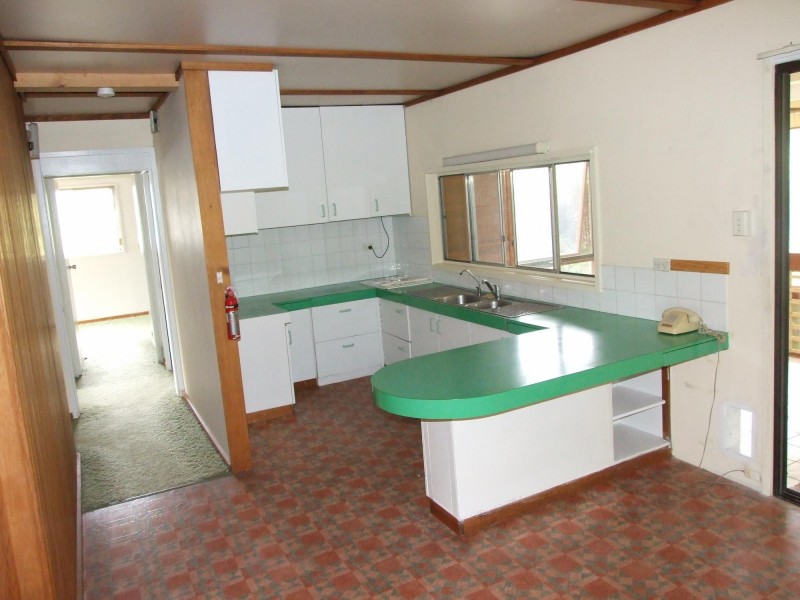 6 Cross Street, Bega NSW 2550