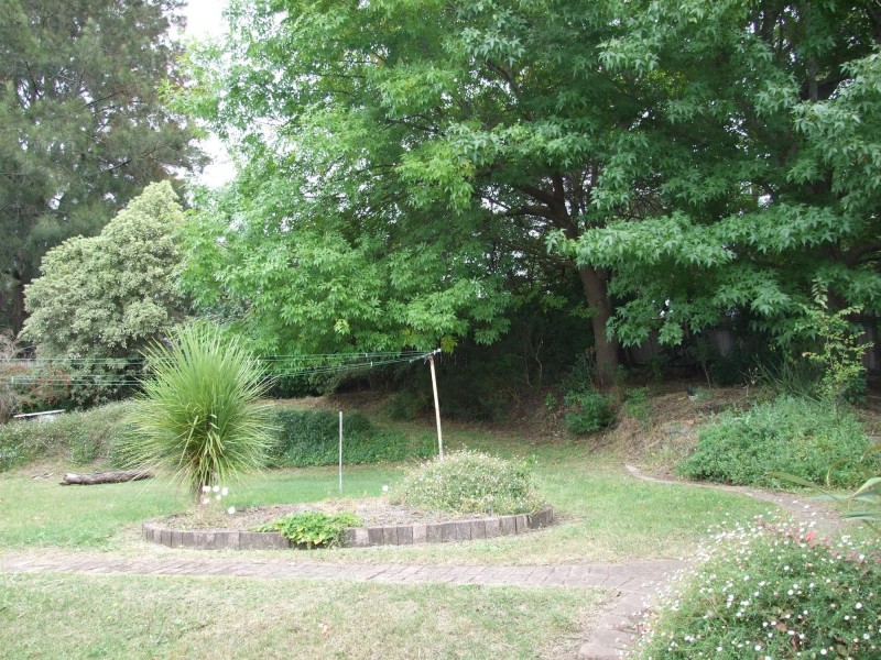 6 Cross Street, Bega NSW 2550