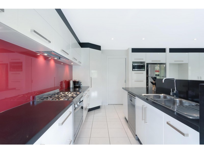 13 Glen Mia Drive, Bega NSW 2550