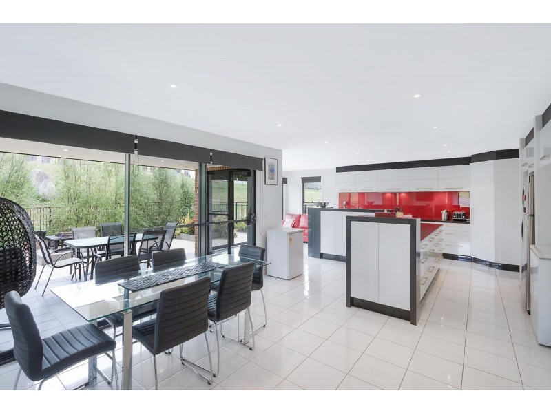 13 Glen Mia Drive, Bega NSW 2550