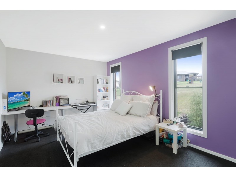 13 Glen Mia Drive, Bega NSW 2550