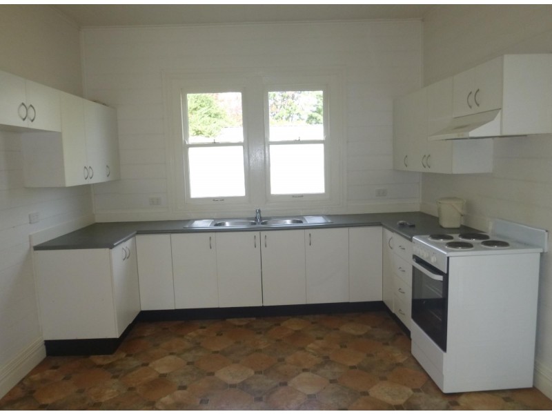 30 Hoyer Street, Cobargo NSW 2550