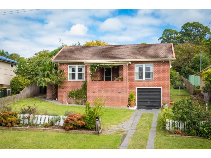 11 Dowling Street, Bega NSW 2550