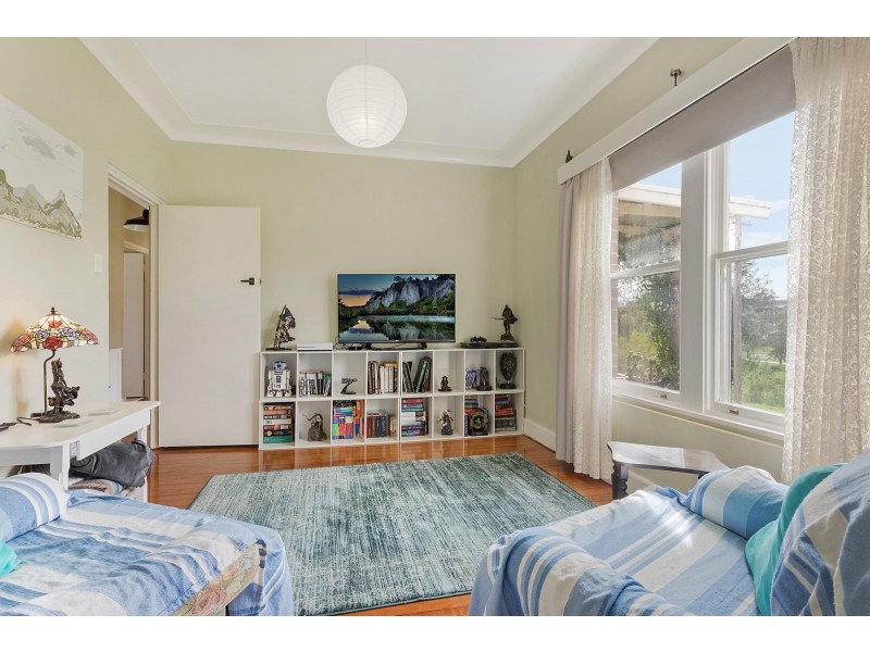 11 Dowling Street, Bega NSW 2550