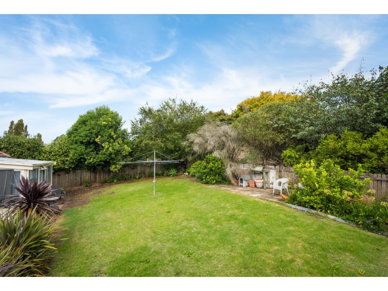 11 Dowling Street, Bega NSW 2550