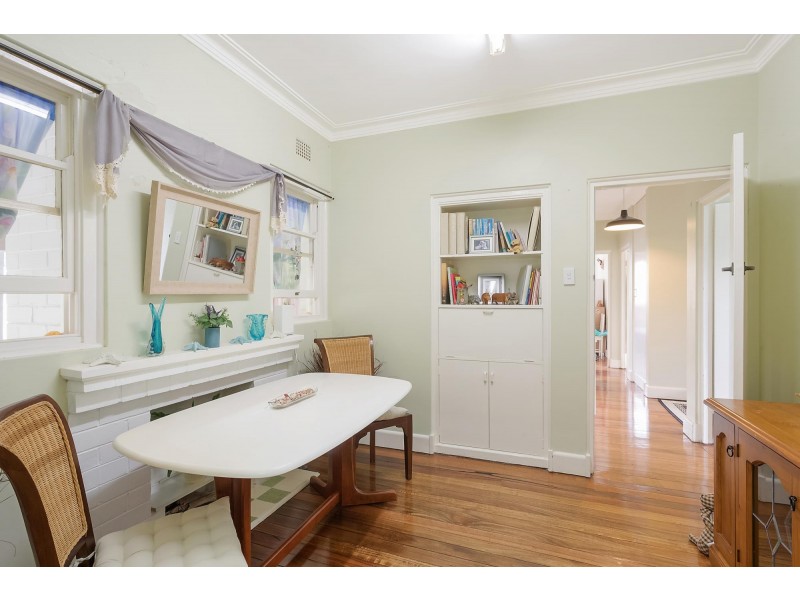 11 Dowling Street, Bega NSW 2550