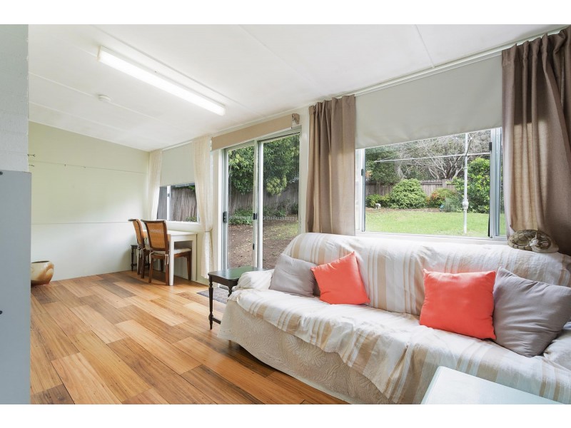 11 Dowling Street, Bega NSW 2550