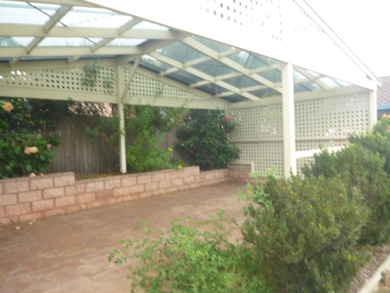 16 Laws Drive, Bega NSW 2550