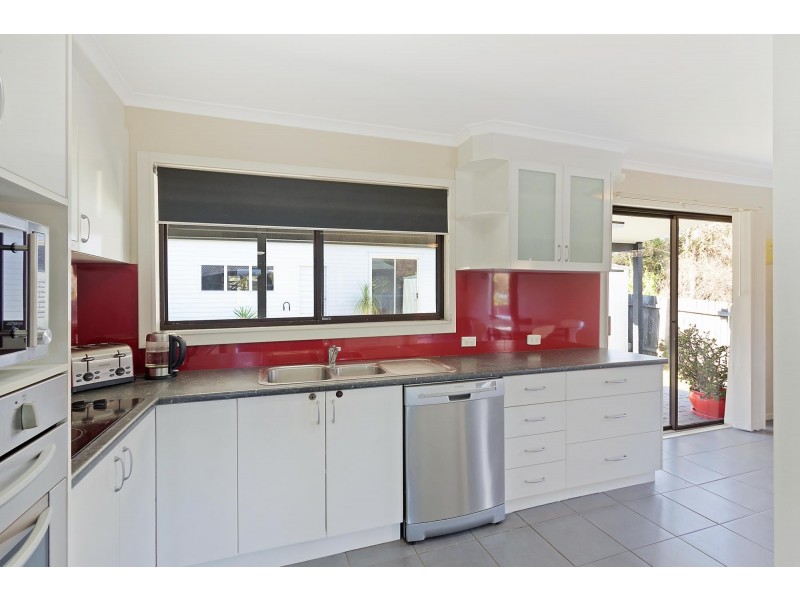 13 Hoyer Street, Cobargo NSW 2550