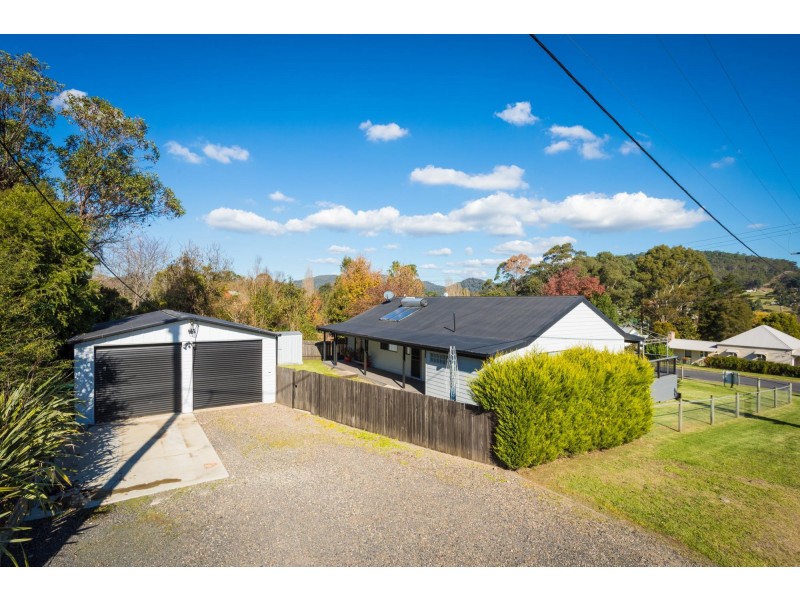 13 Hoyer Street, Cobargo NSW 2550