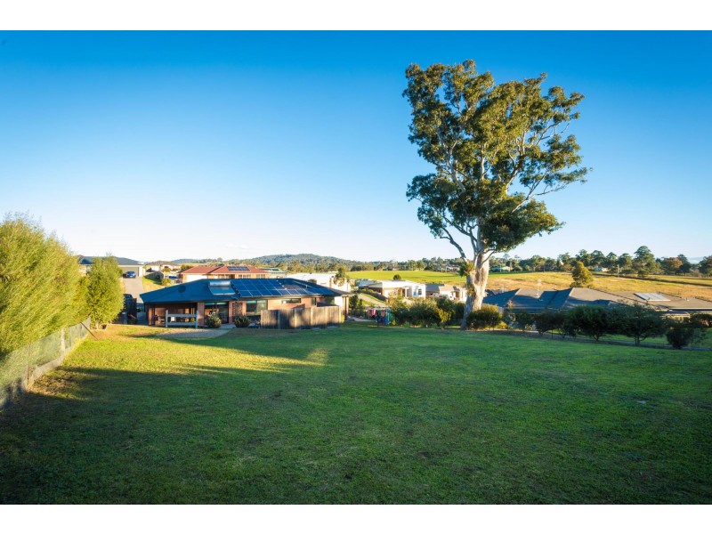 50 Glen Mia Drive, Bega NSW 2550