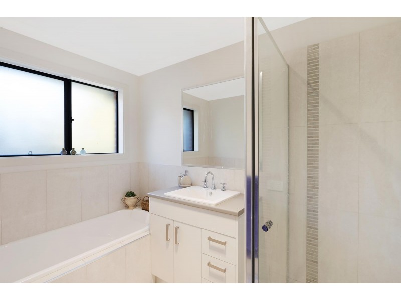 50 Glen Mia Drive, Bega NSW 2550