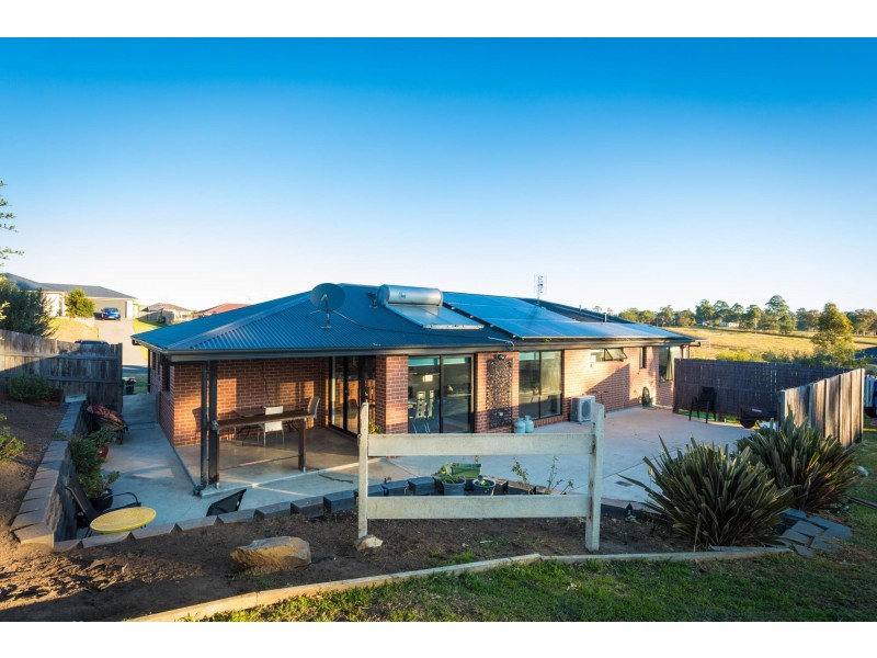 50 Glen Mia Drive, Bega NSW 2550