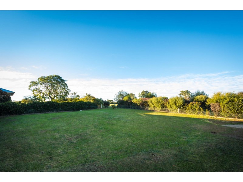 50 Glen Mia Drive, Bega NSW 2550