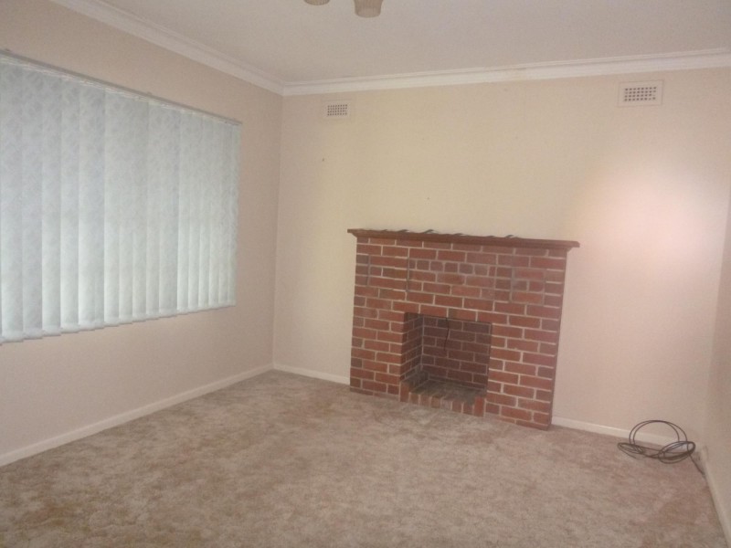 11 Wallace Street, Bega NSW 2550