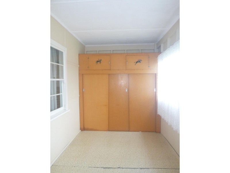 11 Wallace Street, Bega NSW 2550