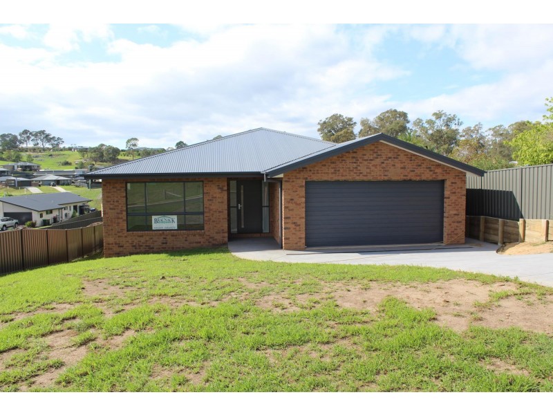 44 Lynjohn Drive, Bega NSW 2550