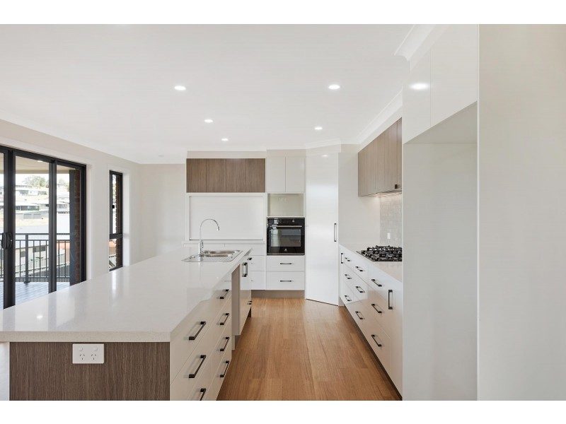 44 Lynjohn Drive, Bega NSW 2550