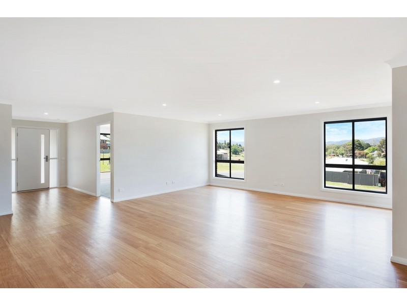 44 Lynjohn Drive, Bega NSW 2550