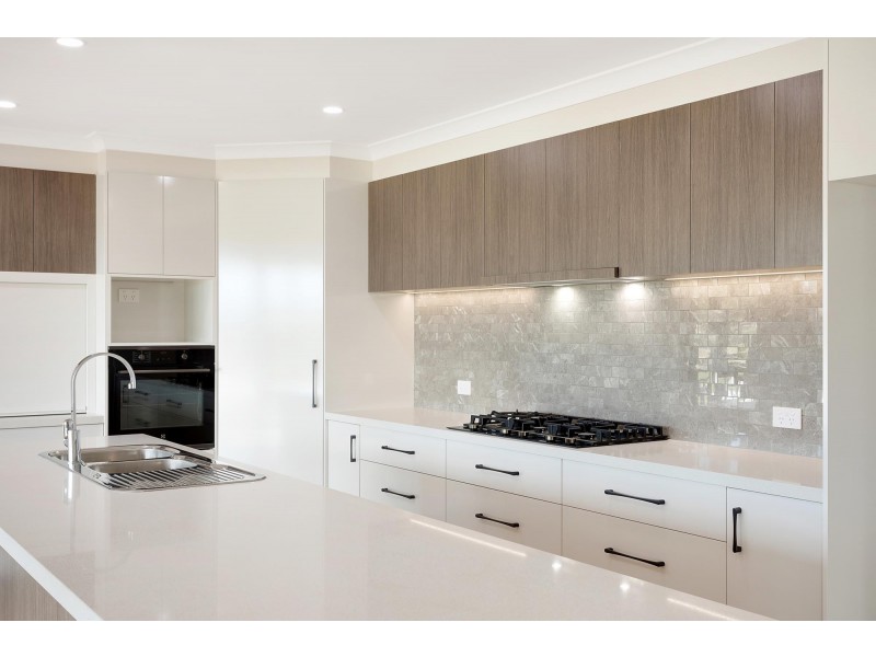 44 Lynjohn Drive, Bega NSW 2550