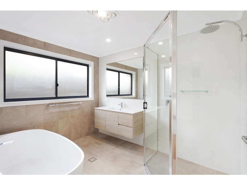 44 Lynjohn Drive, Bega NSW 2550