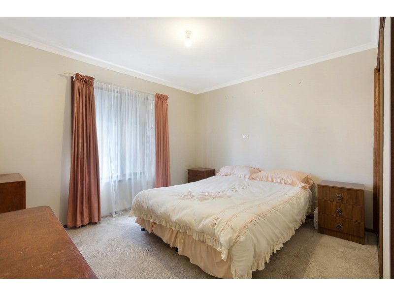 13 Mecklenberg Street, Bega NSW 2550