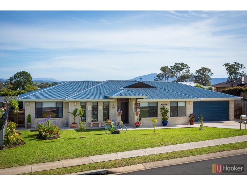 4 Koma Circuit, Bega NSW 2550