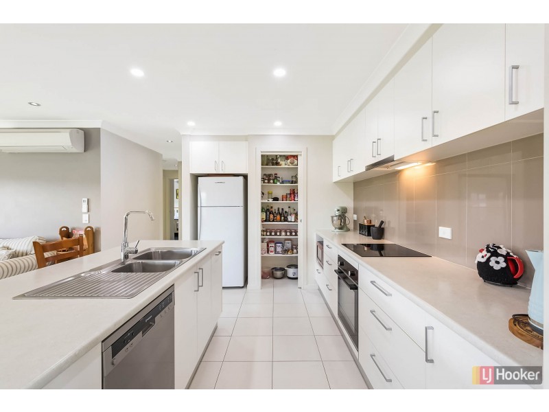 4 Koma Circuit, Bega NSW 2550