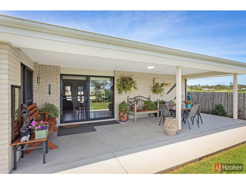 4 Koma Circuit, Bega NSW 2550