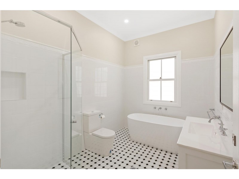 25 Peden Street, Bega NSW 2550