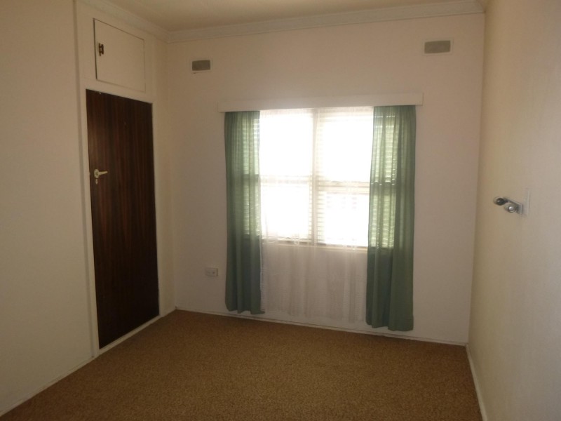 4 Tathra Road, Bega NSW 2550