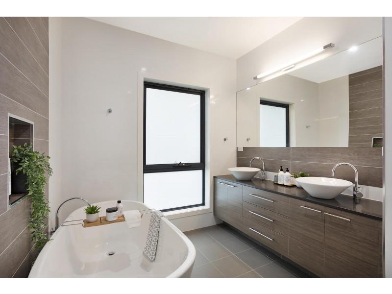 61 Armstrong Drive, Kalaru NSW 2550