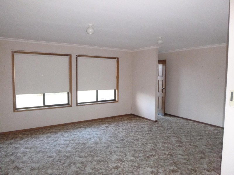 13 Mecklenberg Street, Bega NSW 2550