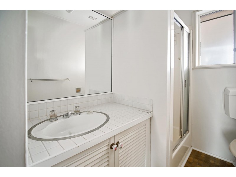 21 Howard Avenue, Bega NSW 2550