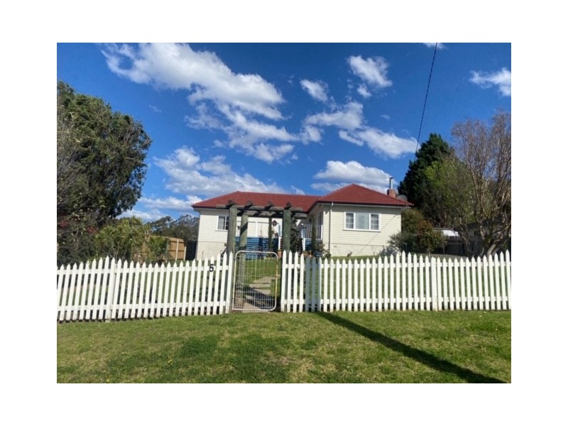 5 Gillespie Street, Cobargo NSW 2550