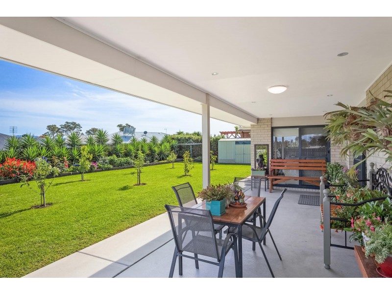 4 Koma Circuit, Bega NSW 2550