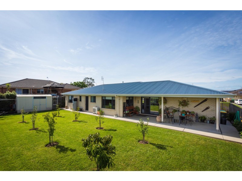 4 Koma Circuit, Bega NSW 2550