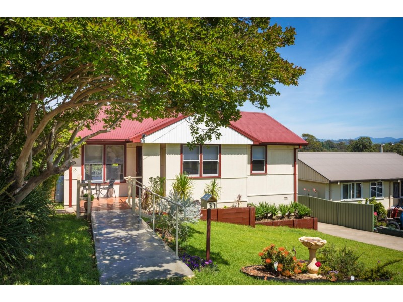 31 Glebe Avenue, Bega NSW 2550