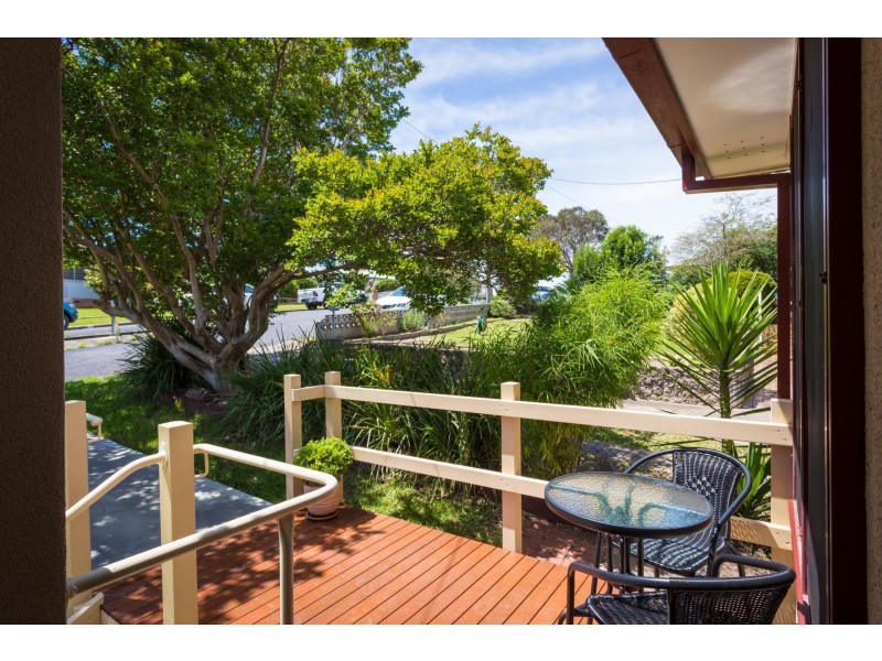 31 Glebe Avenue, Bega NSW 2550